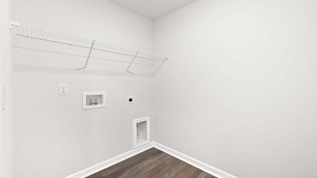 Spacious, unfurnished interior of a new home in Cloverdale Hills, Piedmont (Image 31).