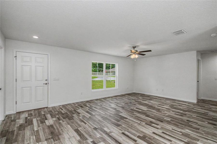 Spacious, unfurnished interior of a new home in , Ocala (Image 17).