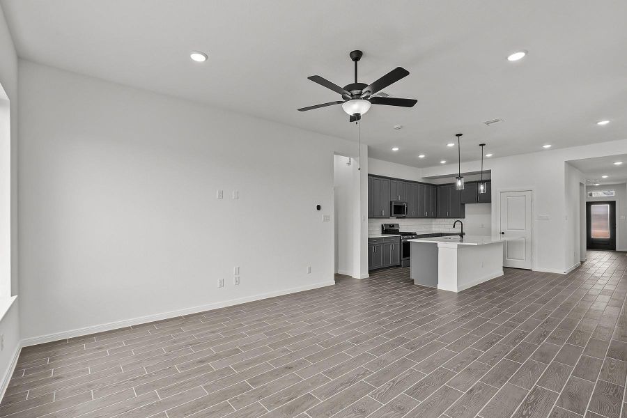 Photo does not represent actual home options and selection. Ask Sales consultant for specific selections.