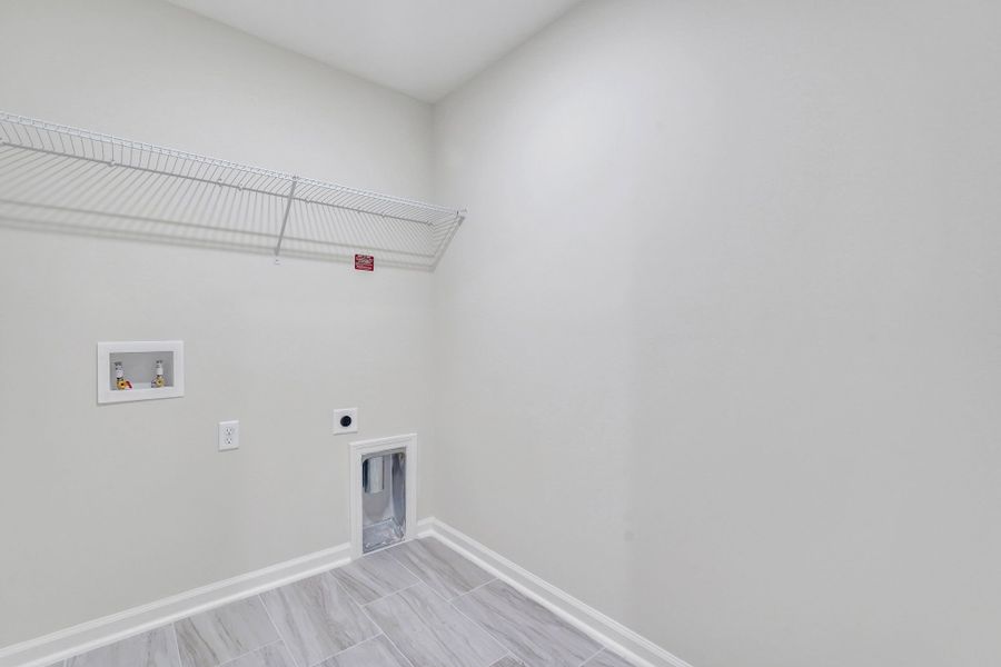 Spacious, unfurnished interior of a new home in NorthShore on the St. Marys River, Kingsland (Image 34).