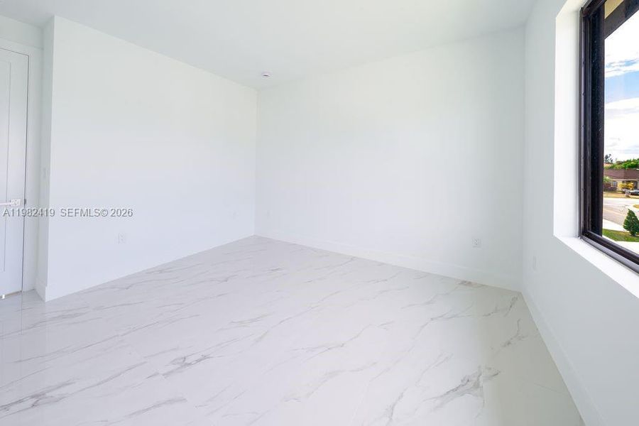 Spacious, unfurnished interior of a new home in , Miami (Image 19).