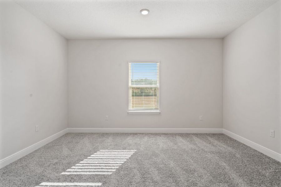 Spacious, unfurnished interior of a new home in Windswept Estates, Freeport (Image 13).