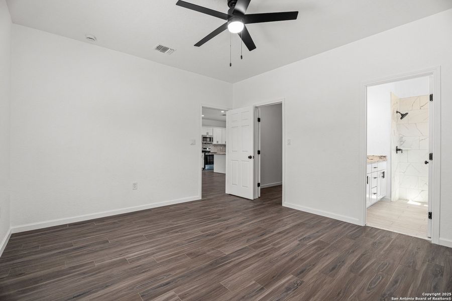 Spacious, unfurnished interior of a new home in , Canyon Lake (Image 19). Spacious, unfurnished interior of a new home in , Canyon Lake (Image 19).