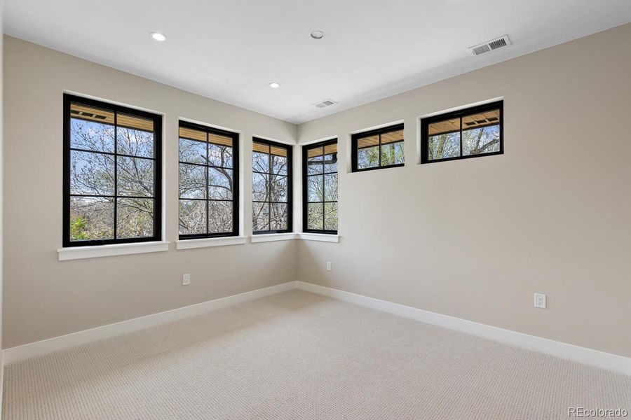 Spacious, unfurnished interior of a new home in , Denver (Image 21).