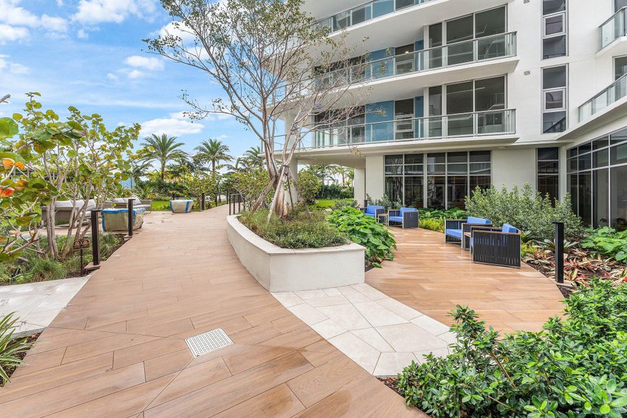 009-220LakeShoreDrive-1613-LakePark-FL-3