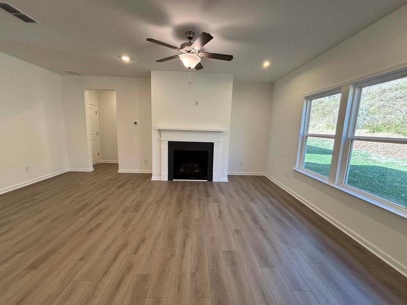 Spacious, unfurnished interior of a new home in Creekside, Dawsonville (Image 25).