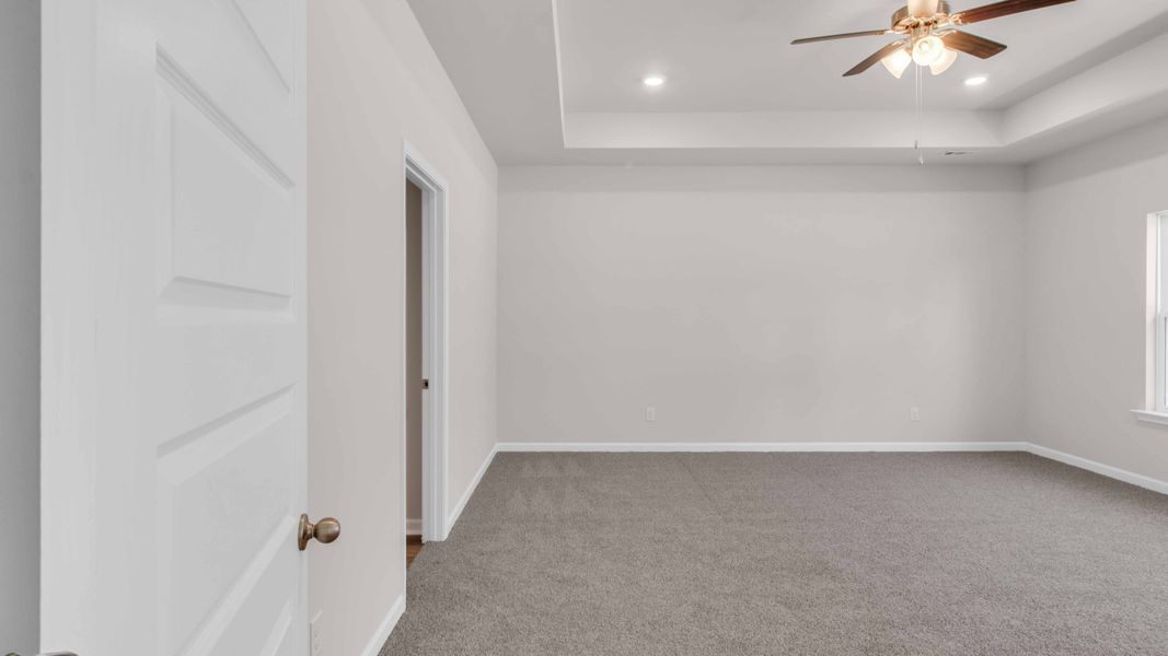 Representative unfurnished interior of a home built from the Plan by D.R. Horton in Hedge Rose, Somerville (Image 35).