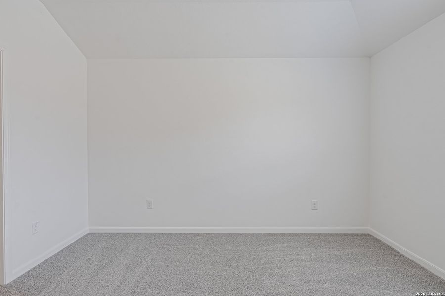 Spacious, unfurnished interior of a new home in Luckey Ranch, San Antonio (Image 19).