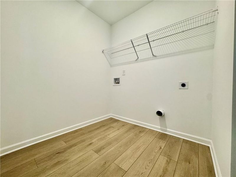 Spacious, unfurnished interior of a new home in Eastlyn Crossing, Flowery Branch (Image 24).