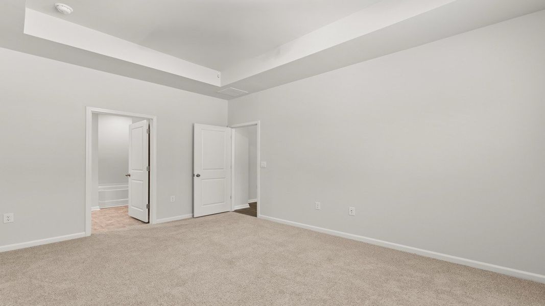 Spacious, unfurnished interior of a new home in Chukker Creek Landing, Aiken (Image 22).