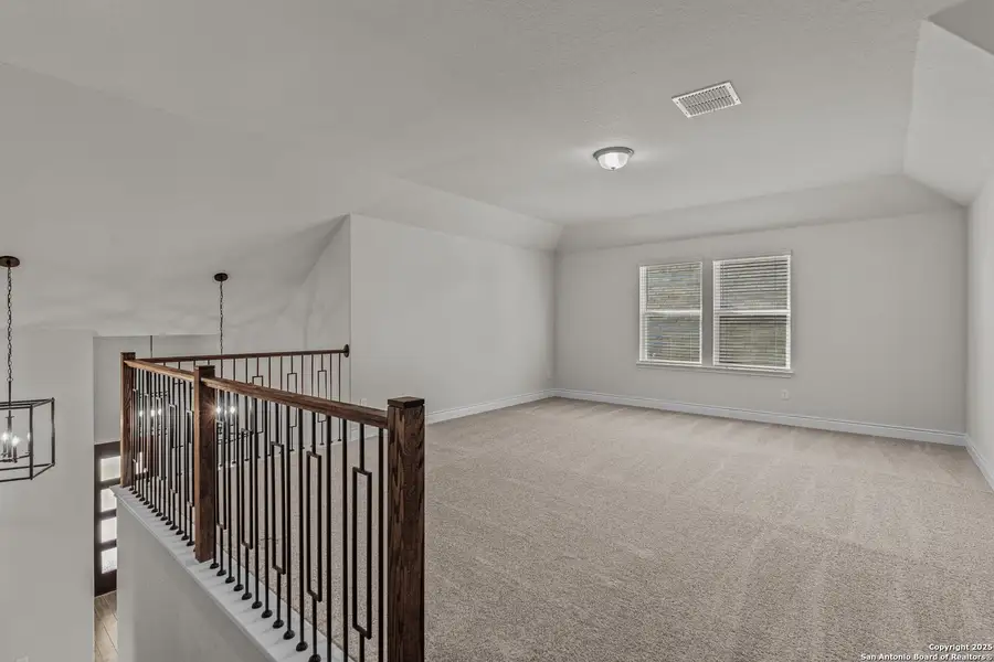 Spacious, unfurnished interior of a new home in Bison Ridge, San Antonio (Image 7).