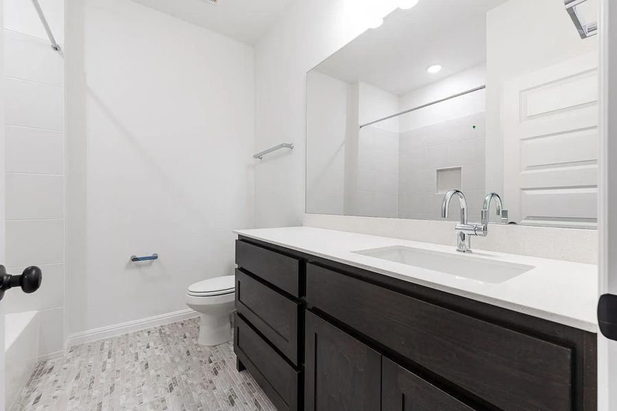 Deerfield II E Bathroom 3