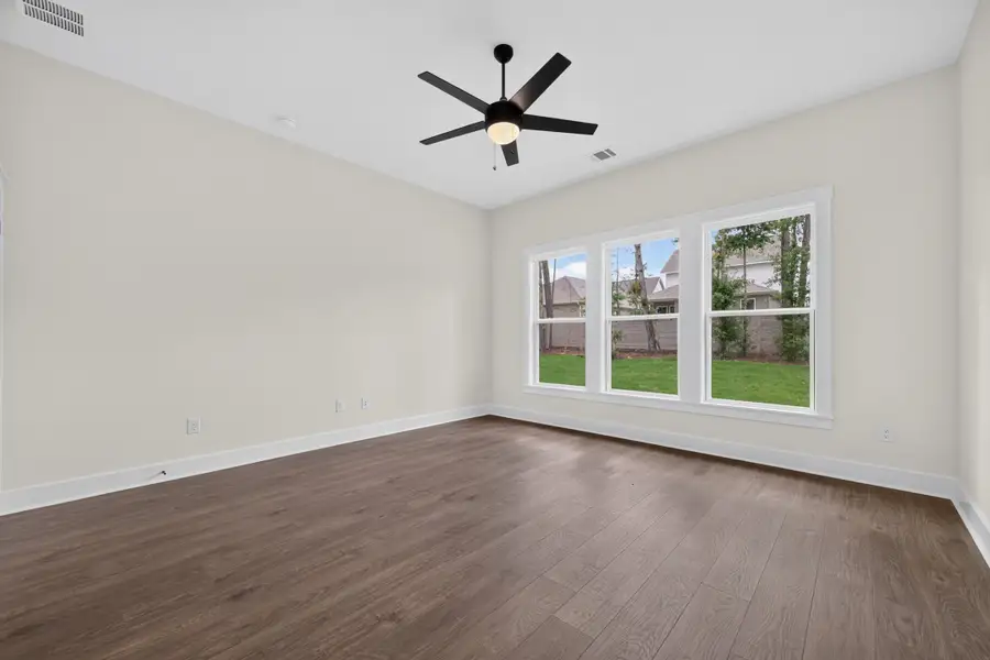 Spacious, unfurnished interior of a new home in Two Step Farm, Montgomery (Image 28).
