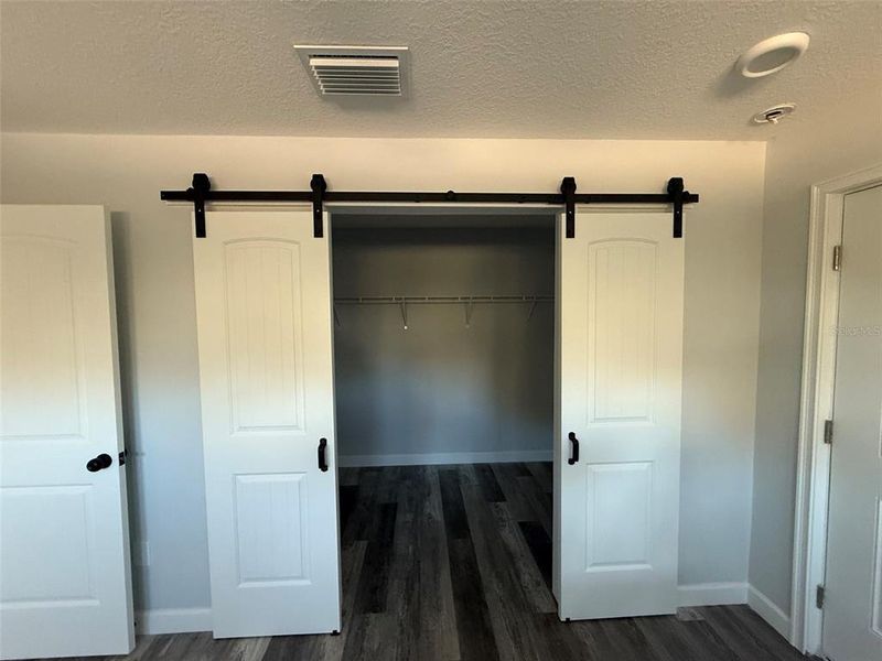 Spacious, unfurnished interior of a new home in , Okeechobee (Image 10).