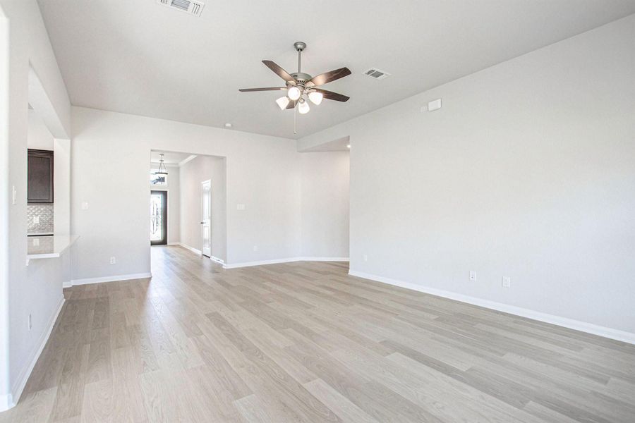Spacious, unfurnished interior of a new home in , Bay City (Image 22).