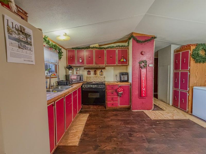 Furnished interior view inside a new home in , Weatherford (Image 3).