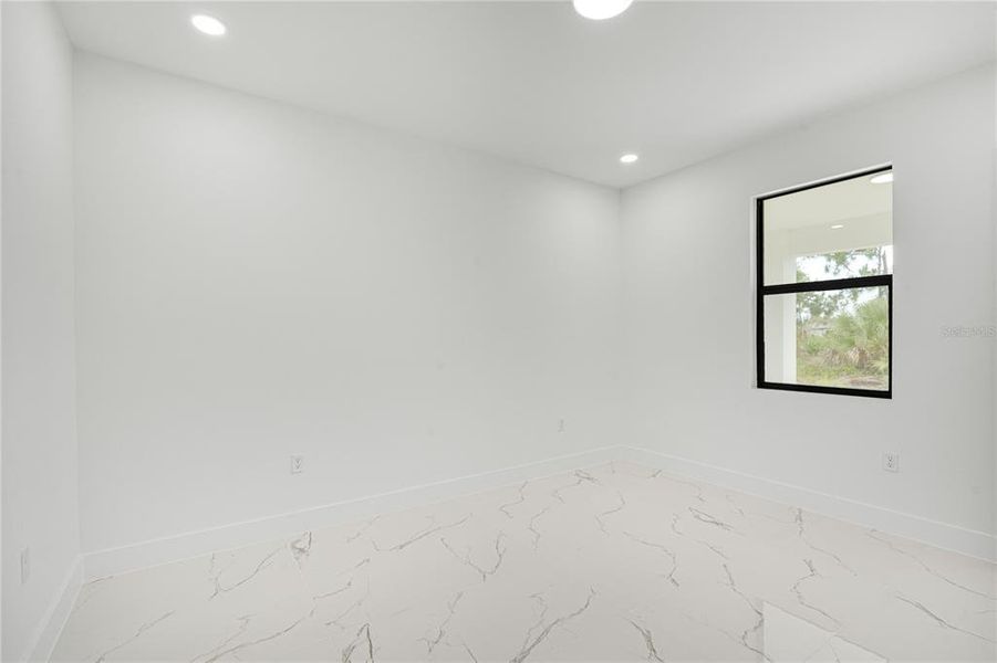 Spacious, unfurnished interior of a new home in , Rotonda West (Image 25).