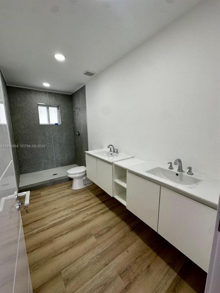 Image 66 of a home in .