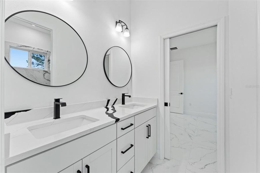 Furnished interior view inside a new home in , Orlando (Image 12).