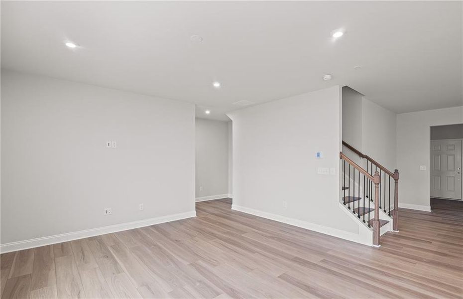 Spacious, unfurnished interior of a new home in Anderson Point, McDonough (Image 11).