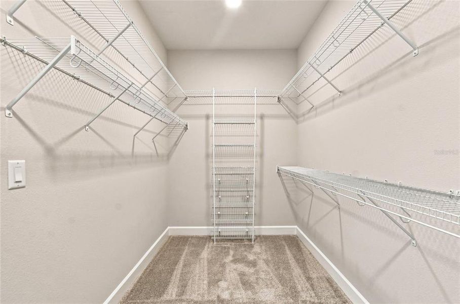 Spacious, unfurnished interior of a new home in Willow Run, Apopka (Image 11).