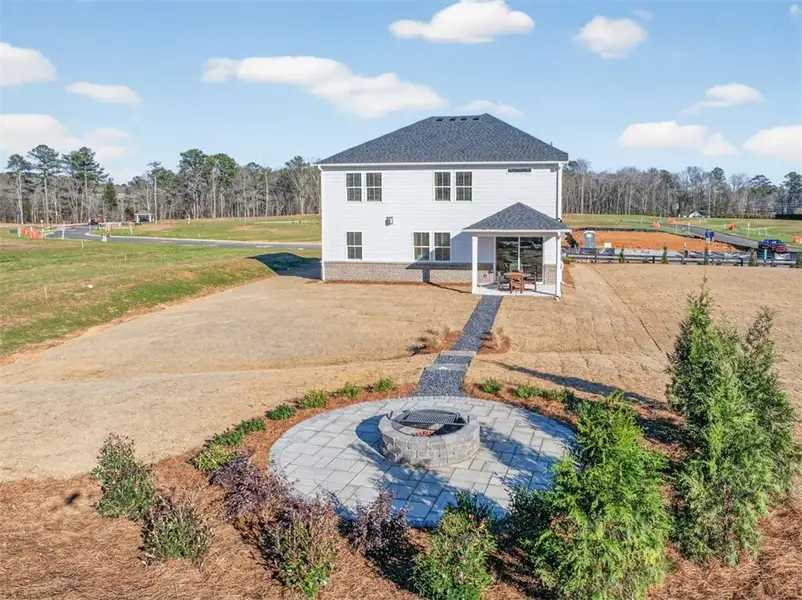 Exterior details and patio area of a home in Linden Grove, Powder Springs (Image 29).