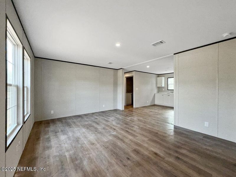 Spacious, unfurnished interior of a new home in , Lake City (Image 14).