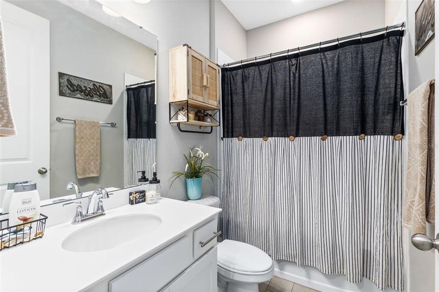 Furnished interior view inside a new home in , St. Cloud (Image 16).