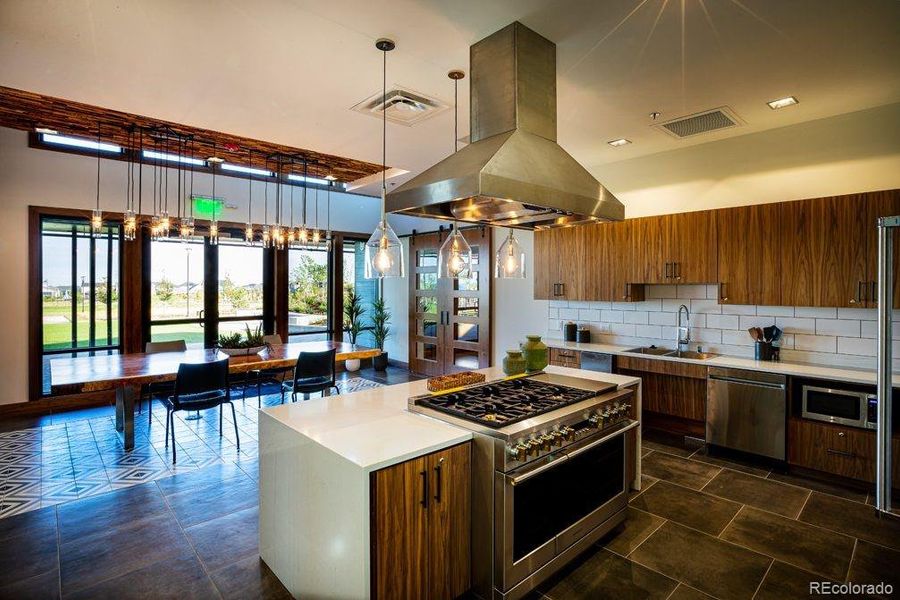 Community amenities in Harmony, Aurora (Image 30).