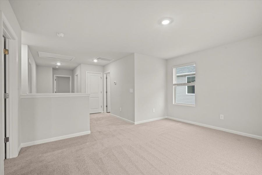 Spacious, unfurnished interior of a new home in Pleasant Brook, Piedmont (Image 15).
