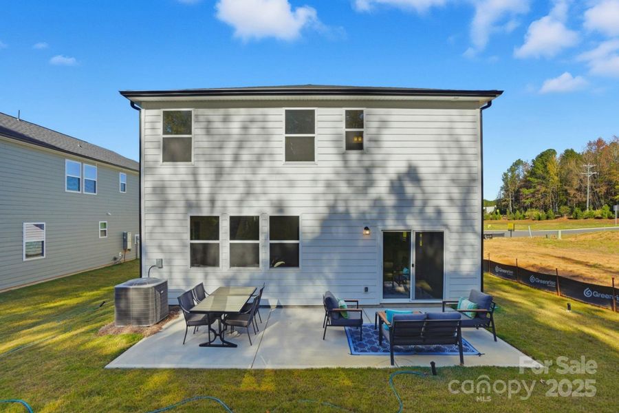 Exterior details and patio area of a home in Bellina, York (Image 2).