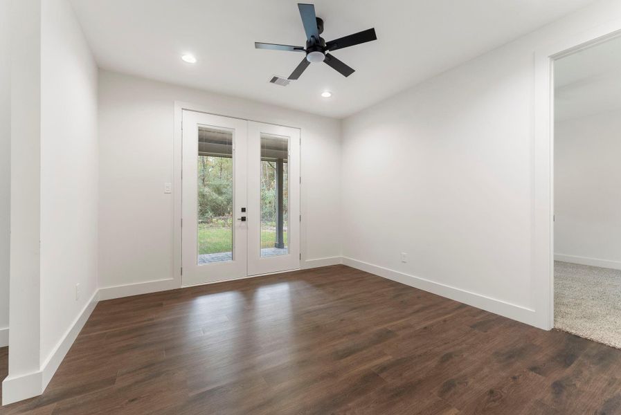 This flex space is off the three bedrooms and leads to a 2nd patio. Perfect for office space, game room, gym, etc