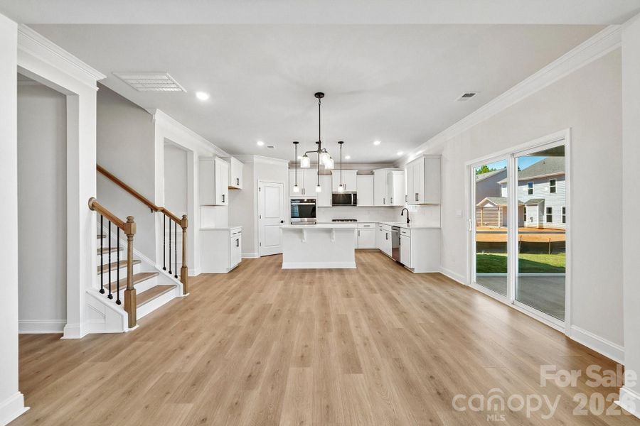 Spacious, unfurnished interior of a new home in Sylvan Creek, Denver (Image 13).