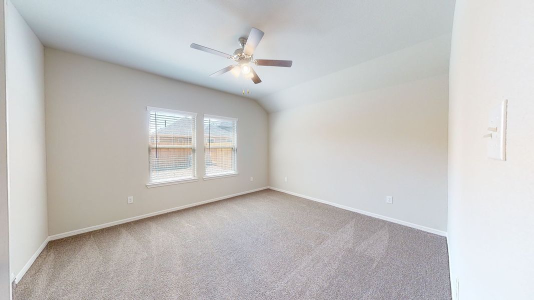 Representative unfurnished interior of a home built from the Floor Plan 1605 by Colina Homes in River Ranch, Dayton (Image 31).