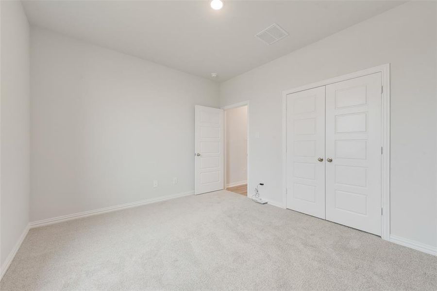 Spacious, unfurnished interior of a new home in Spiritas Ranch, Little Elm (Image 27).