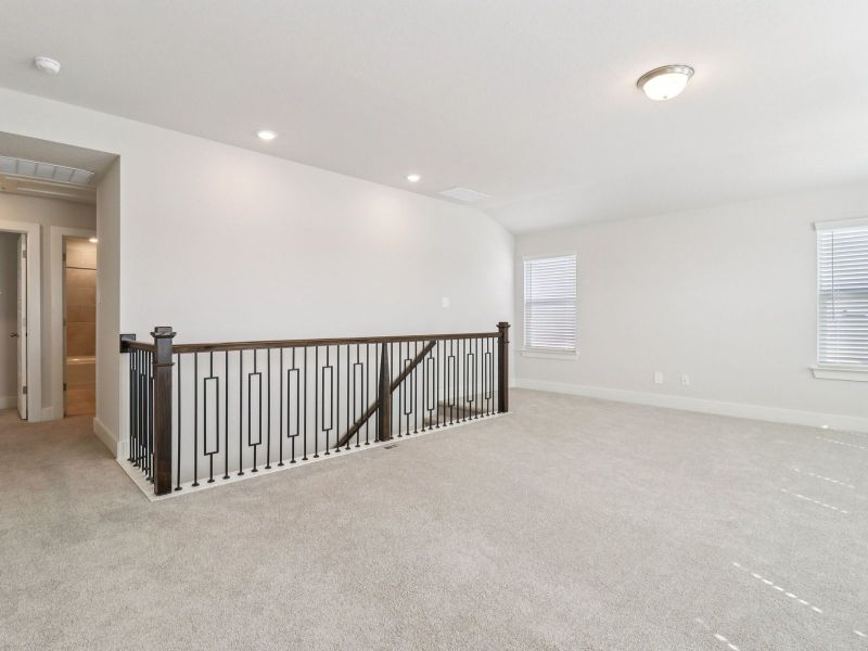 Spacious, unfurnished interior of a new home in Lark Canyon, New Braunfels (Image 22).