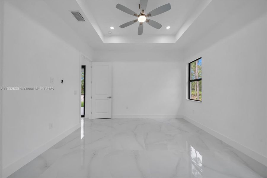 Spacious, unfurnished interior of a new home in , Lehigh Acres (Image 20). Spacious, unfurnished interior of a new home in , Lehigh Acres (Image 20).
