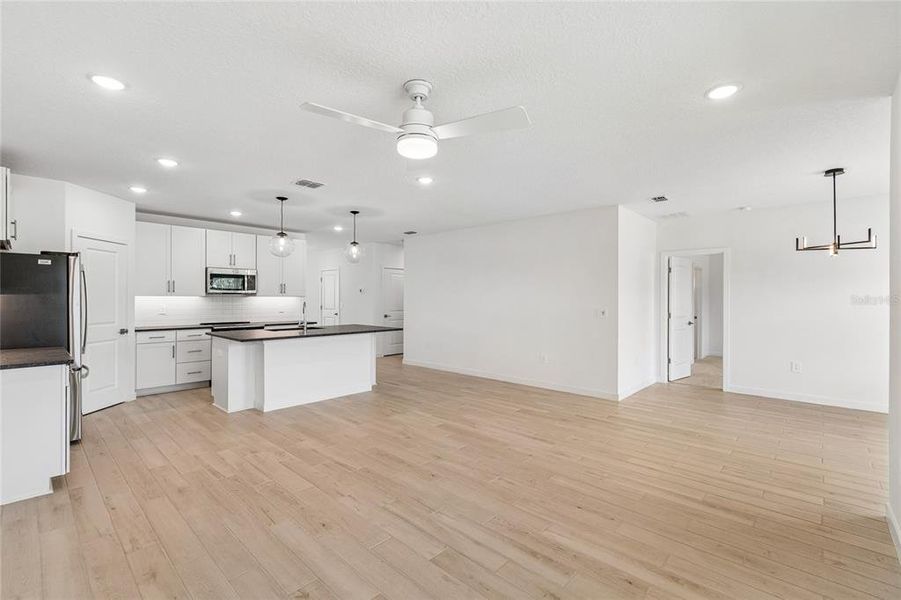 Spacious, unfurnished interior of a new home in Aspire at Canter Creek, Davenport (Image 31).