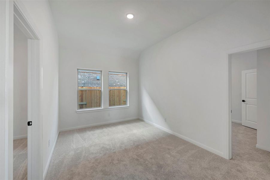 Spacious, unfurnished interior of a new home in Beacon Point at Lago Mar 50’ Homesites, Texas City (Image 19).