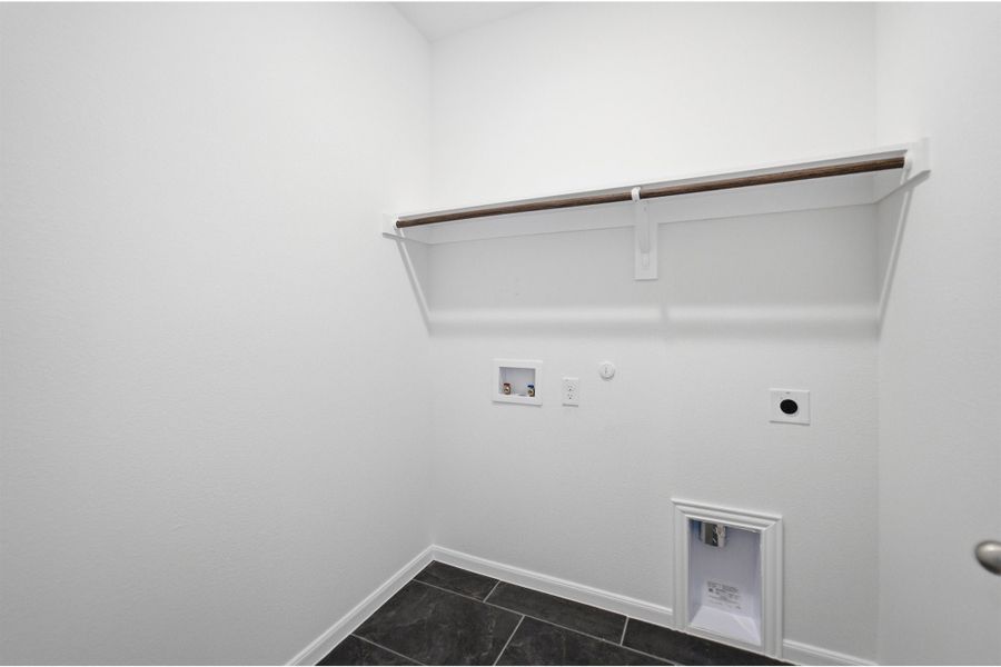 Spacious, unfurnished interior of a new home in Saddlebrook Estates, Waxahachie (Image 24). Spacious, unfurnished interior of a new home in Saddlebrook Estates, Waxahachie (Image 24).
