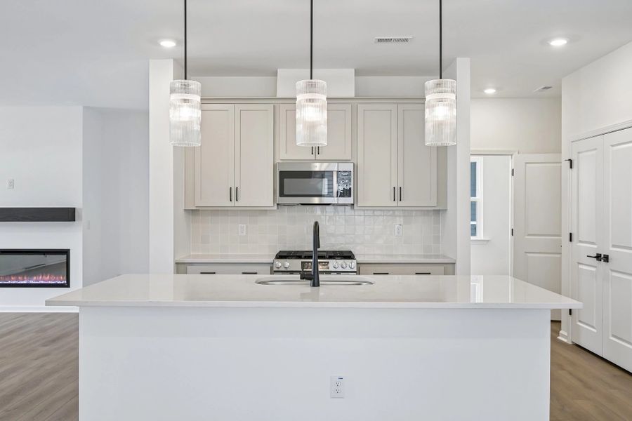 Representative images and renderings are for illustrative purposes. Actual structural options and design finishes of home may vary.