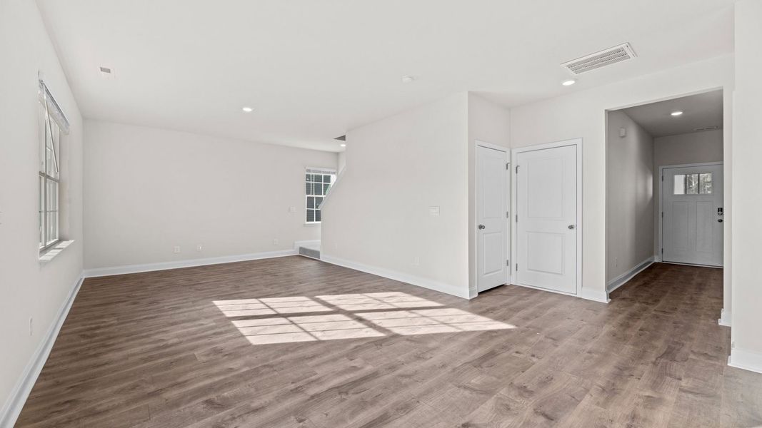 Spacious, unfurnished interior of a new home in Tyler - Home on the Lake, New Bern (Image 10). Spacious, unfurnished interior of a new home in Tyler - Home on the Lake, New Bern (Image 10).