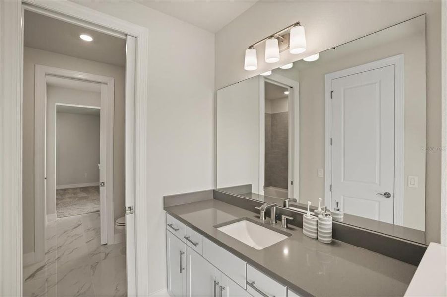 Furnished interior view inside a new home in , Orlando (Image 35).