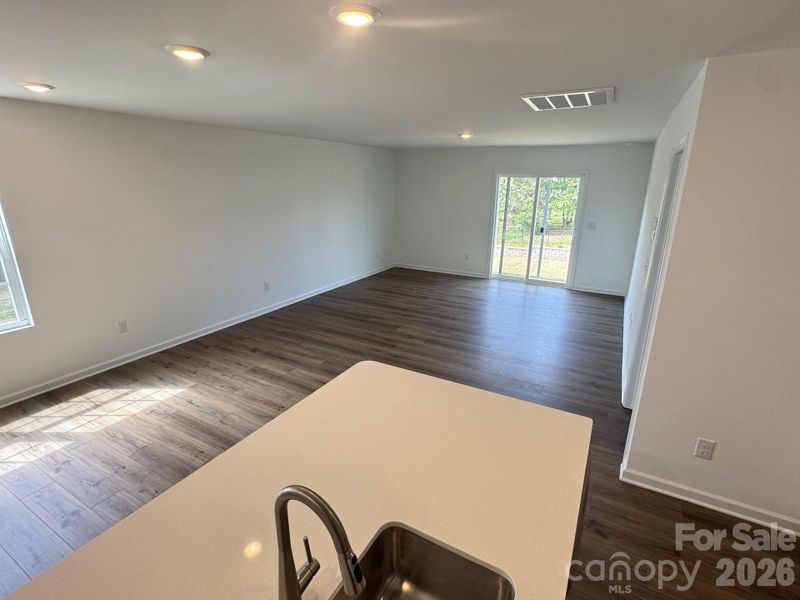 Spacious, unfurnished interior of a new home in Sullivan Farm, Statesville (Image 22).