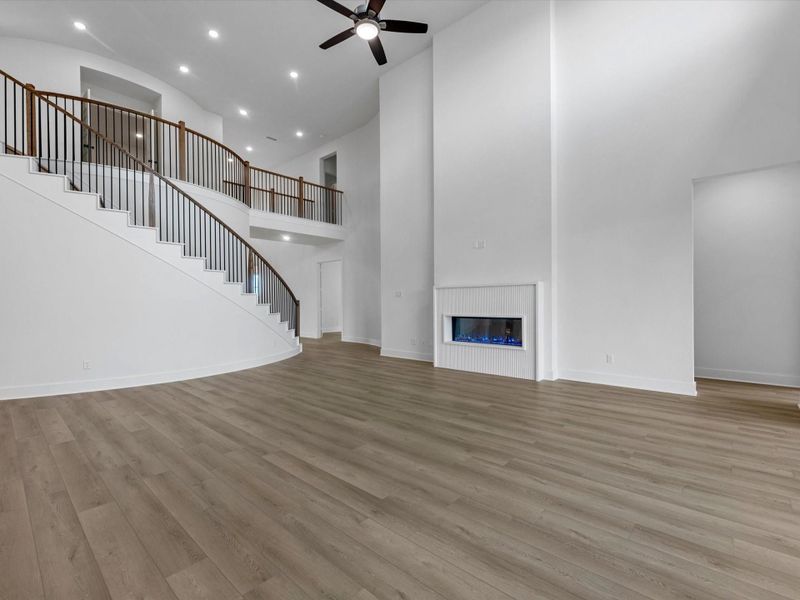 Spacious, unfurnished interior of a new home in Sienna 80′, Missouri City (Image 29).