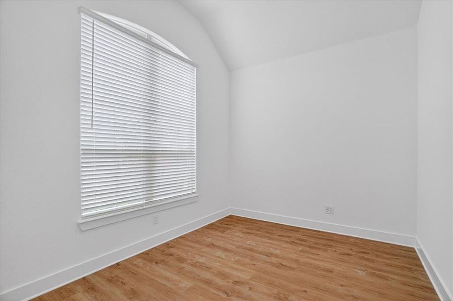 Spacious, unfurnished interior of a new home in Goodland, Venus (Image 9). Spacious, unfurnished interior of a new home in Goodland, Venus (Image 9).