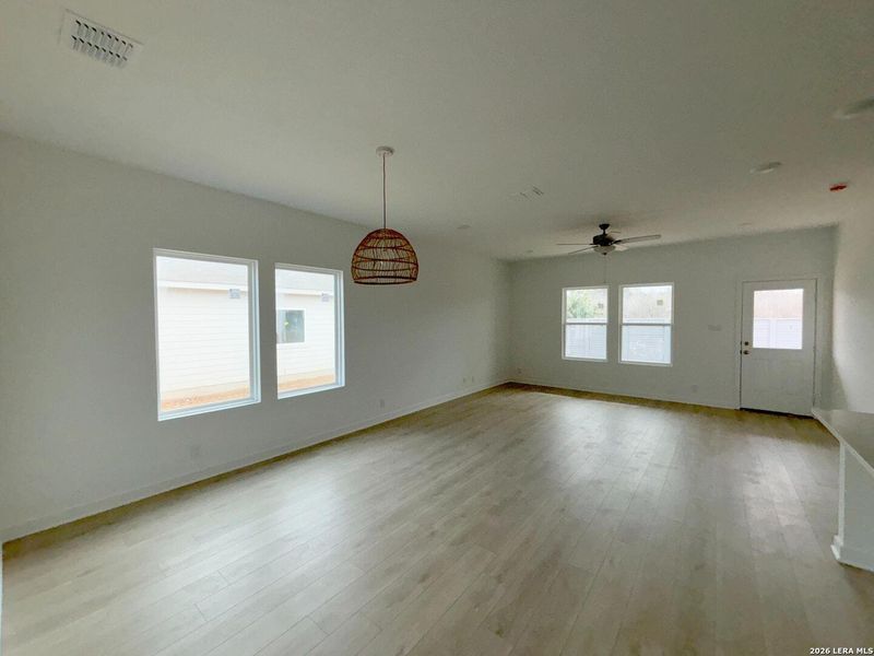 Spacious, unfurnished interior of a new home in Saddlebrook Ranch, Schertz (Image 23). Spacious, unfurnished interior of a new home in Saddlebrook Ranch, Schertz (Image 23).