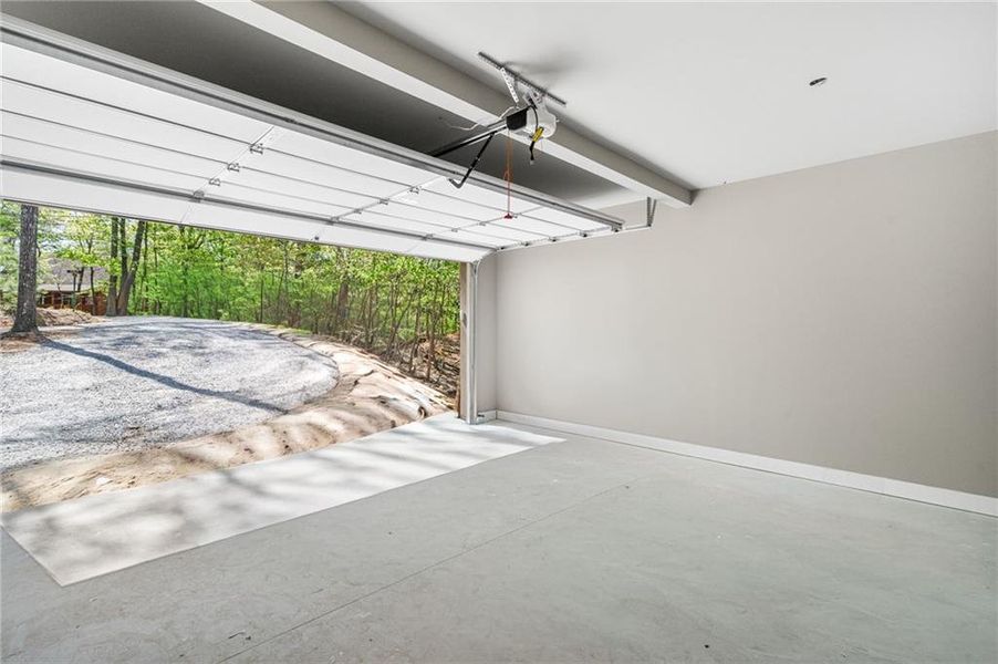 Spacious, unfurnished interior of a new home in , Ellijay (Image 20).