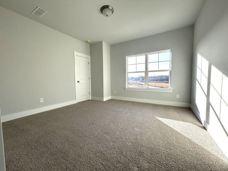 Spacious, unfurnished interior of a new home in Red Bird Manor, Jefferson (Image 20).