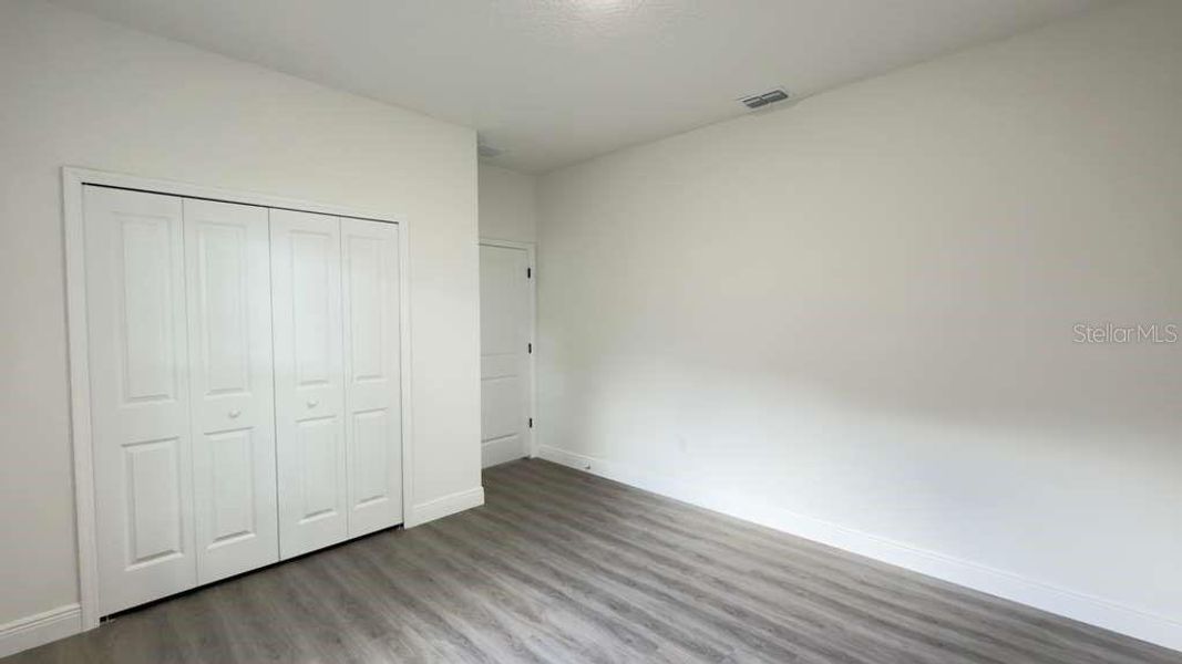 Spacious, unfurnished interior of a new home in , Citrus Springs (Image 24).